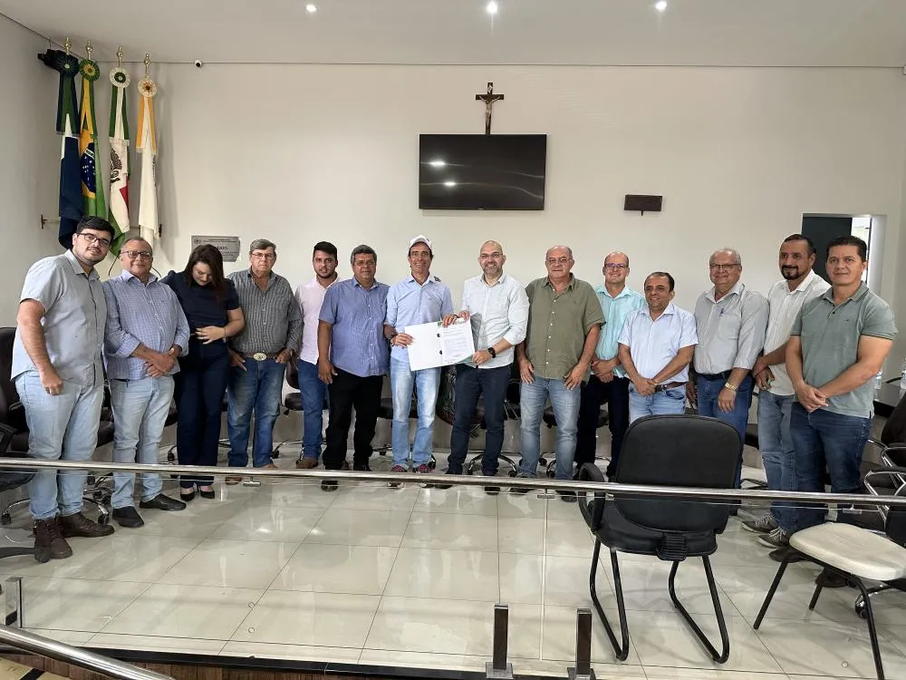 Vereadores se Reúnem com Secretário de Estado de Educação para Entregar Demandas da Educação Municipal