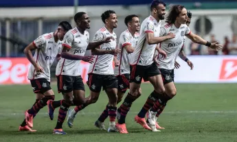 Flamengo vence o Cruzeiro e reassume a quarta colocação no Brasileiro