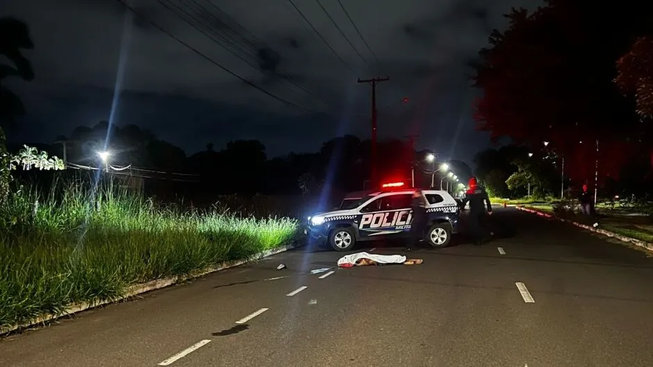 Motociclista deita em moto, desequilibra e morre no Rita Vieira