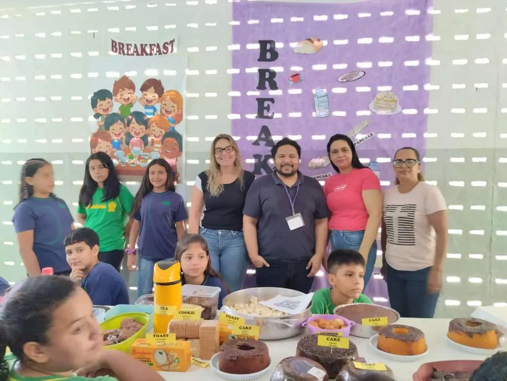 Alunos do 6º Ano Participam de Atividade Lúdica em Inglês na Escola Estadual Thomaz Barbosa Rangel