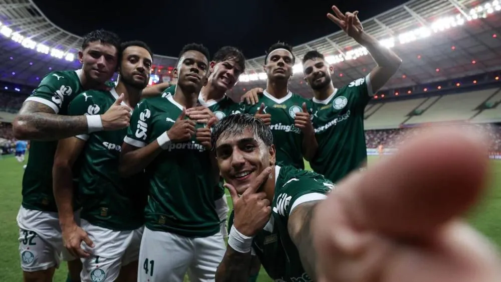 Com vitória fora de casa, Palmeiras rouba liderança do Flamengo no Brasileirão; veja tabela
