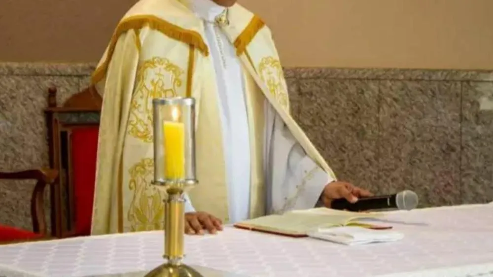 Padre passa mal ao ser ameaçado por fiel da maçonaria após missa em Campo Grande