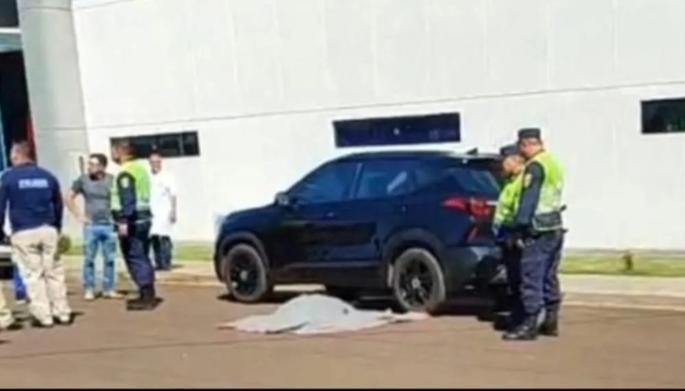 Advogado é assassinado na frente dos filhos na fronteira Leia mais em: https://www.topmidianews.com.br/interior/advogado-e-assassinado-na-frente-dos-filhos-na-fronteira/221414/